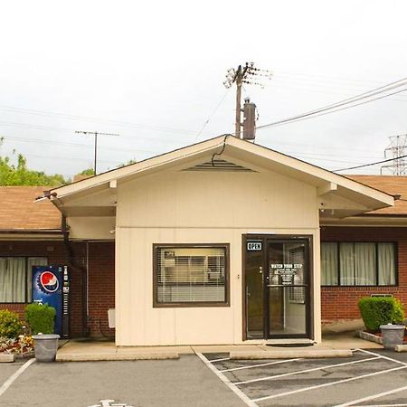 กรีน วัลเลย์ โมเทล วินส์ตัน ซาเลม Motel วินสตัน-ซาเลม ภายนอก รูปภาพ